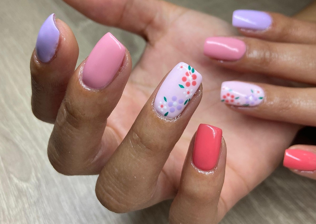 Basic Hand-Painted Nail Art 