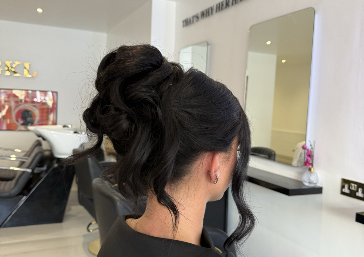 Hair Up/ Pin Up  (2/3)