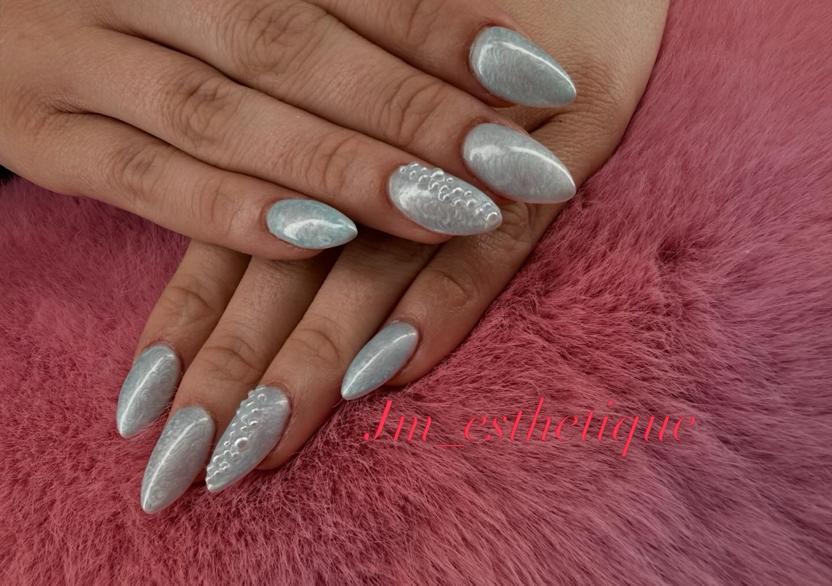 2 à 4 ongles de décos 
