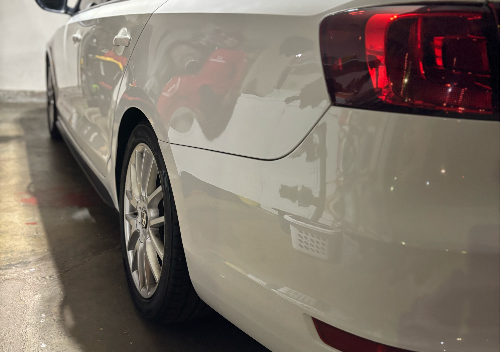 Full exterior detail (clay and seal)