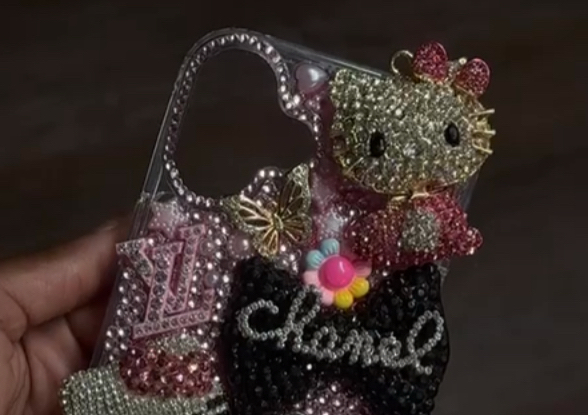 Junk phone case 😍