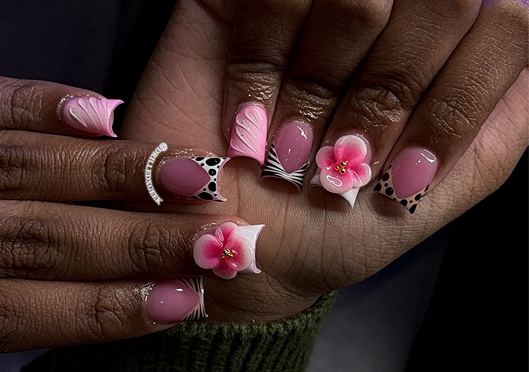 𝐆𝐄𝐄𝐊 𝐒𝐇𝐎𝐑𝐓𝐈𝐄𝐒