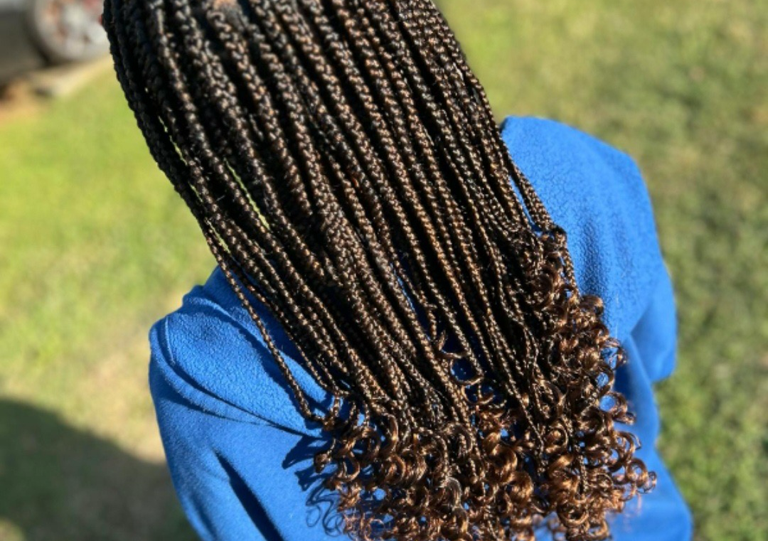 Medium Knotless Braids W/ Curly Ends