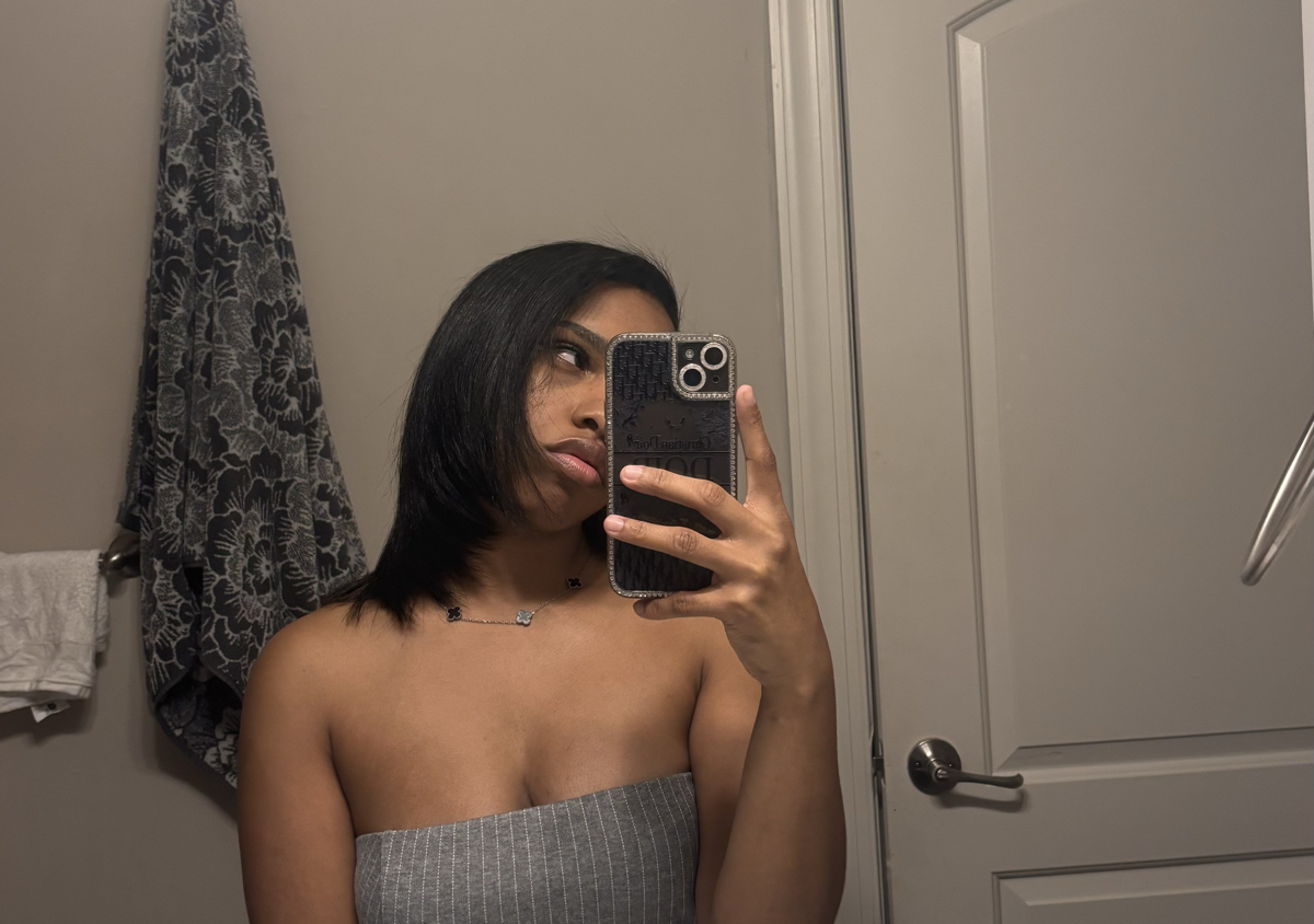 Flat Iron W/ Trim🤍