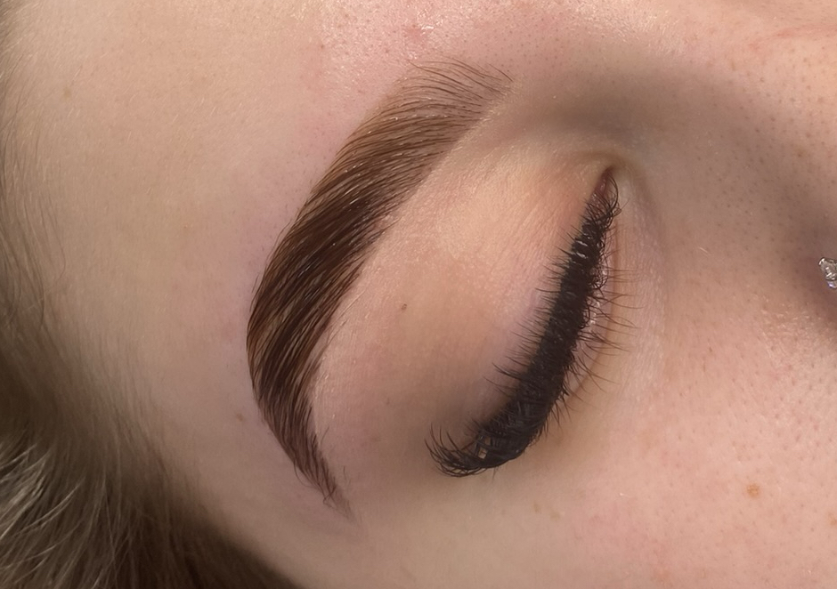 Brow lamination (includes Wax And Tint) (2/2)