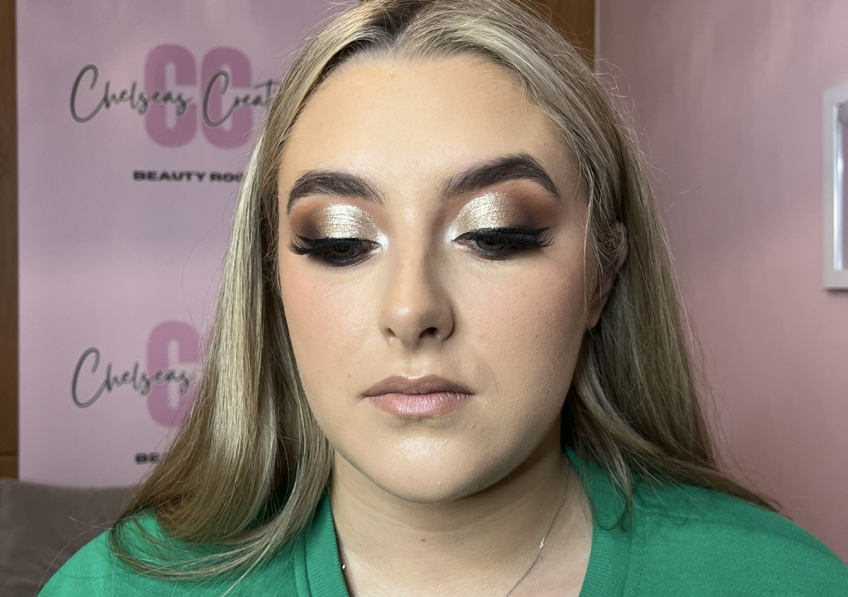 Makeup with lashes  (3/4)
