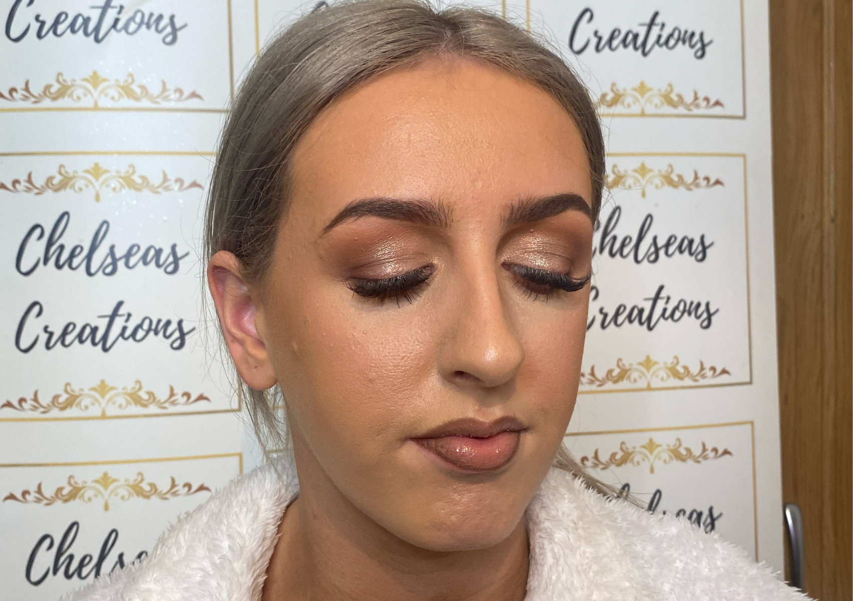 Makeup without/own lashes 