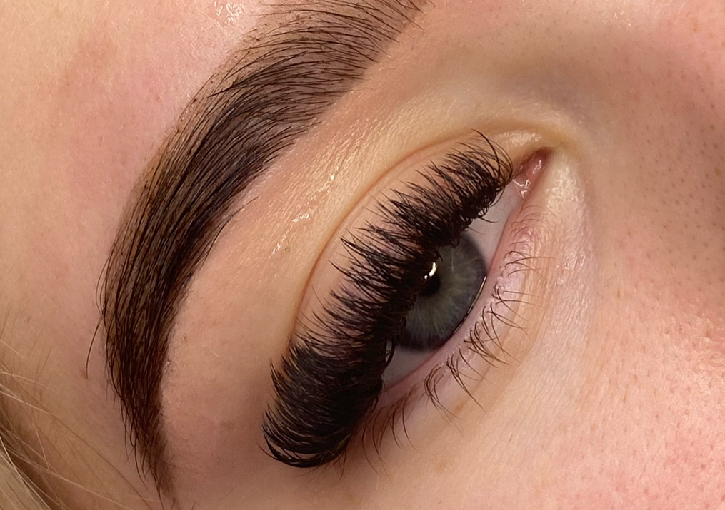 Full Volume lash Extensions