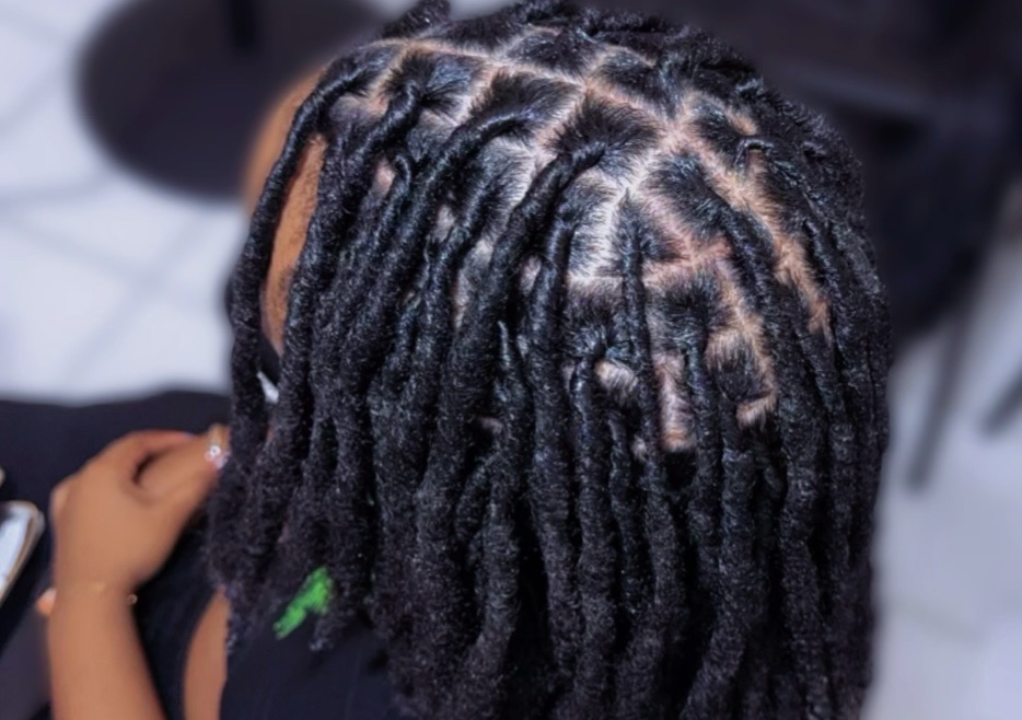 Locs Retwist/Palm Roll 