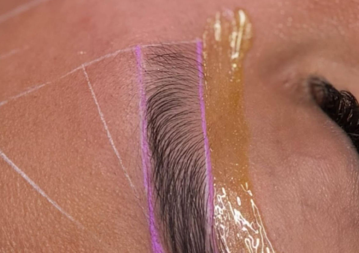 Signature Brow Wax & Sculpt