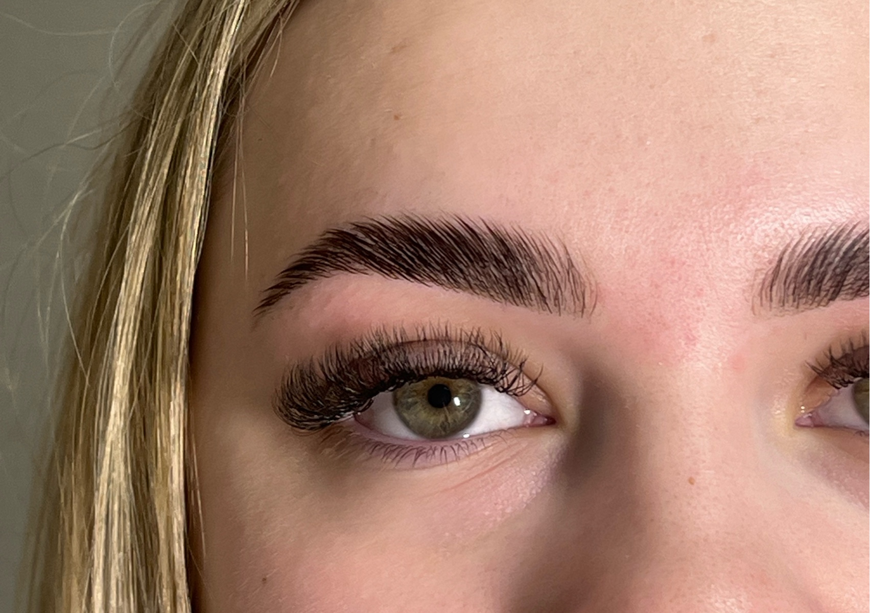 Hybrid eyelash extensions