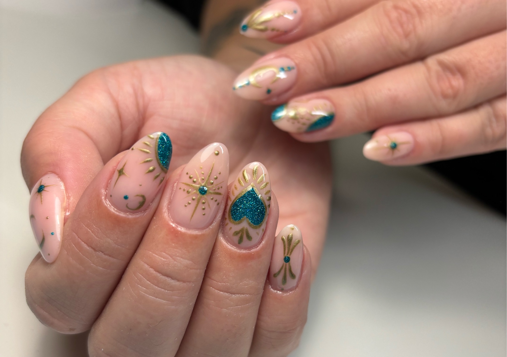 Nail Art - 5 nails each hand