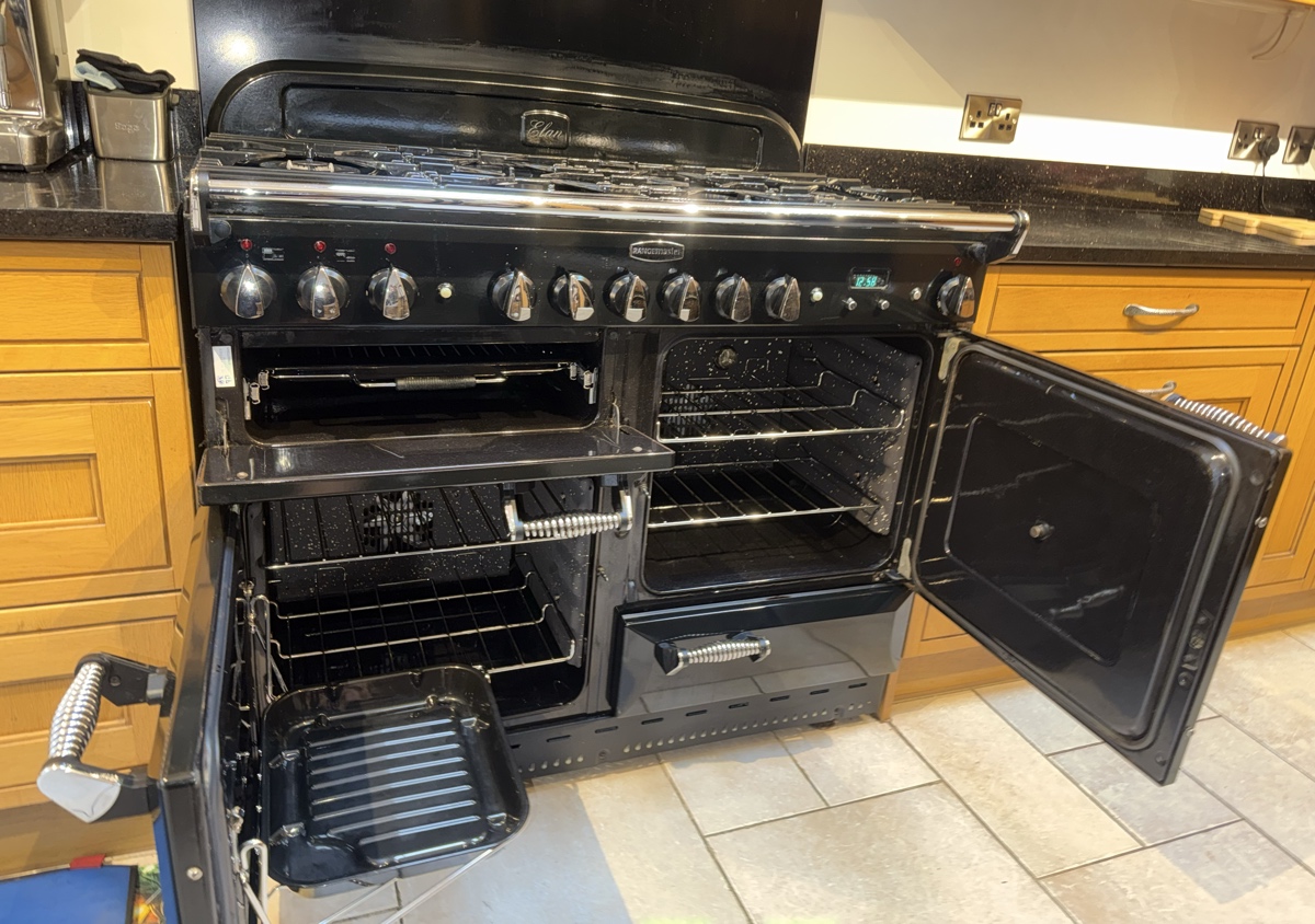 Range Oven (4 Doors)