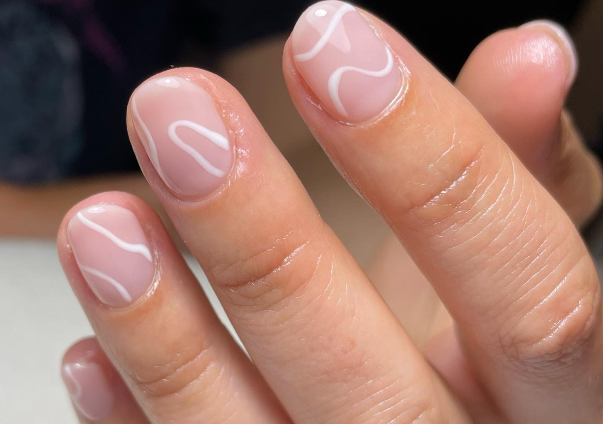 Minimal Nail Art Manicure