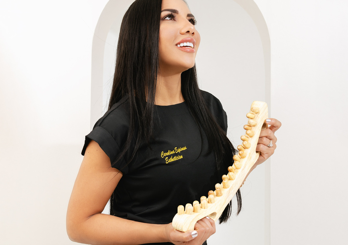 Wood Therapy Body Contouring/ Maderoterapia/ 