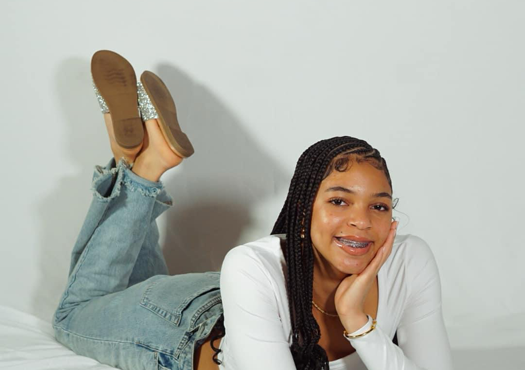 Half Knotless Half Stitch Design