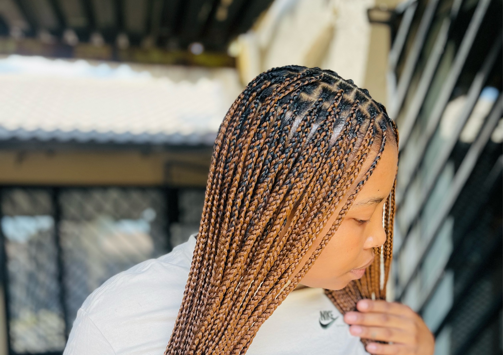 Medium size long knotless braids