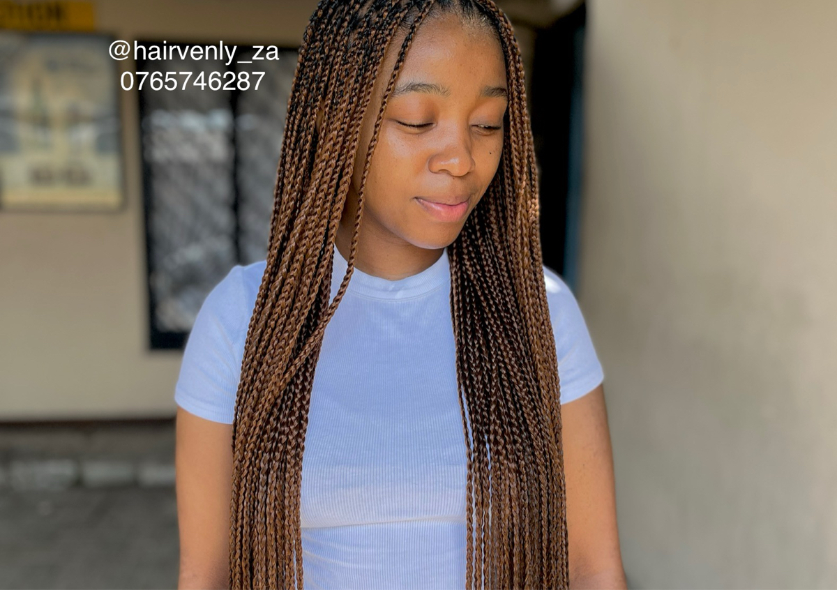 SmallMedium size knotless braids 