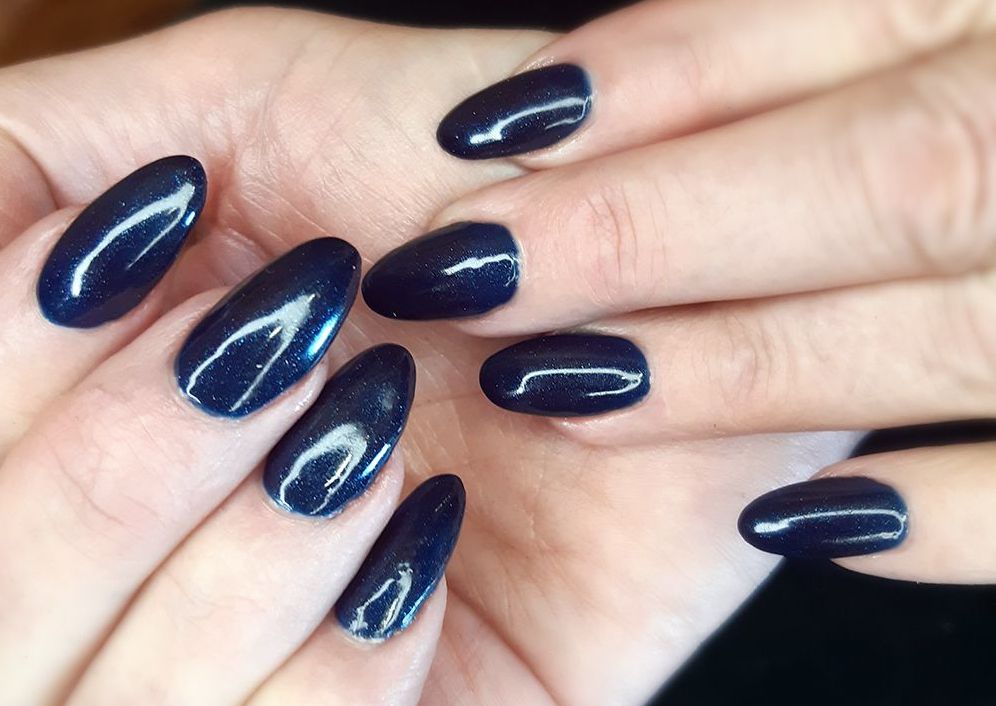 Extensions: Full set on naked nails