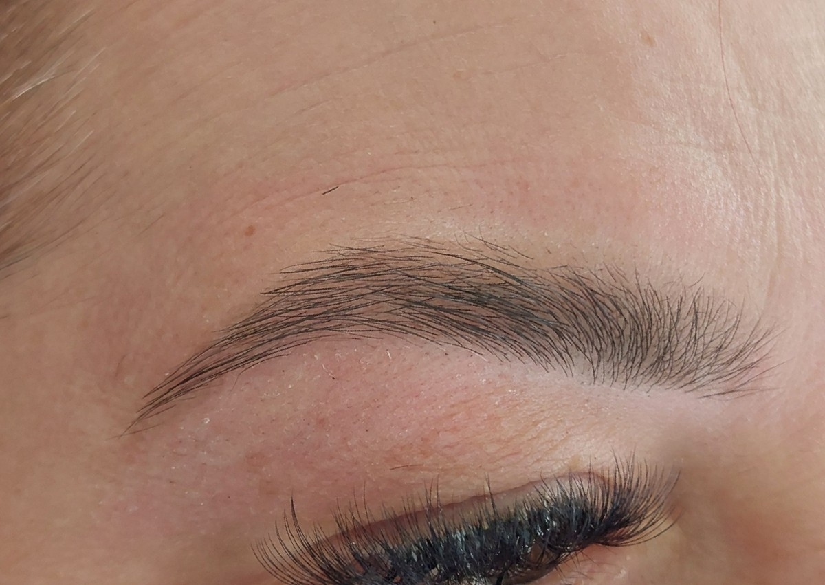 Eyebrow wax 