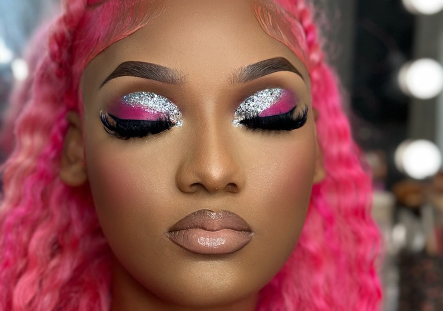 ULTIMATE GLITTER GLAM