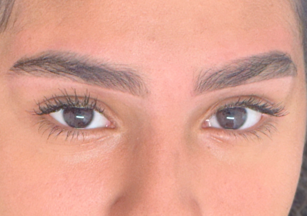 Design de sobrancelhas - wax 