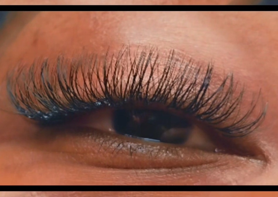 Afro Sugar Babe Lash 🤎