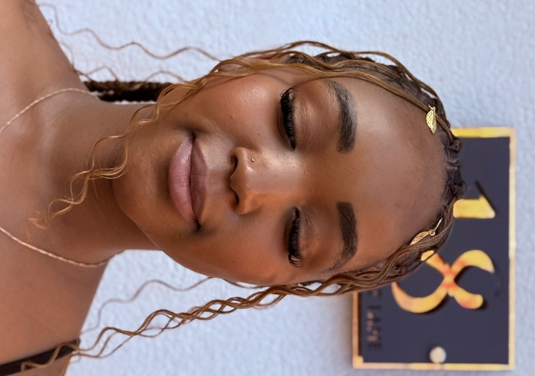 Canerow: 5-10 stitch feed ins (hair & wash included)