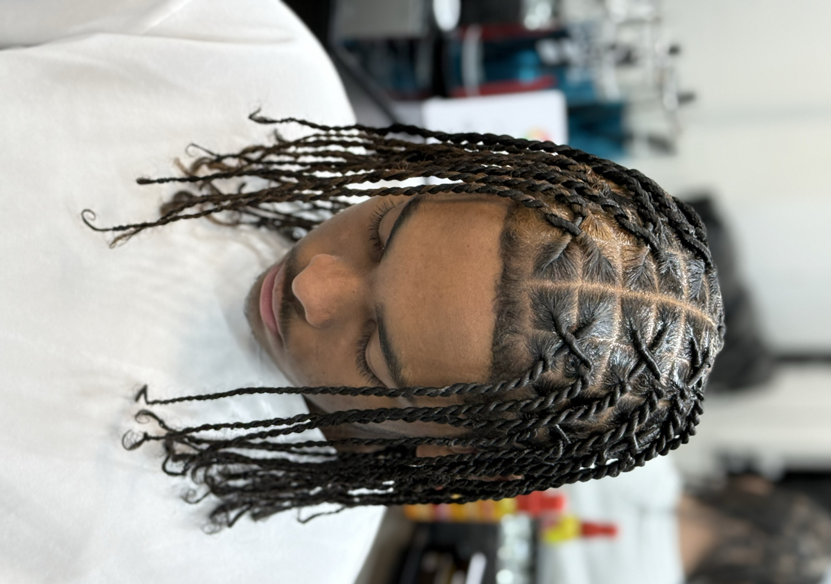 Platinum Off white pattern twists 