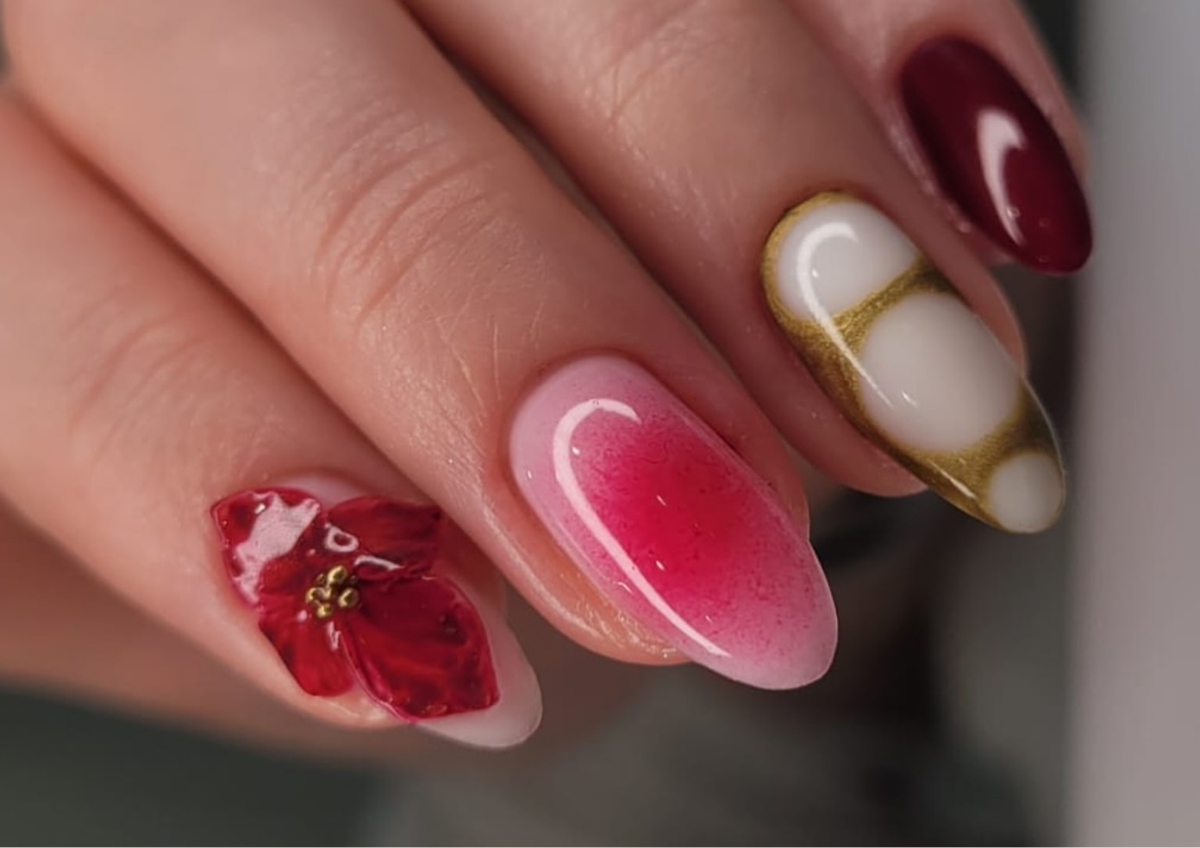 Gel manicure with 3D design (2 nails with 3D design)