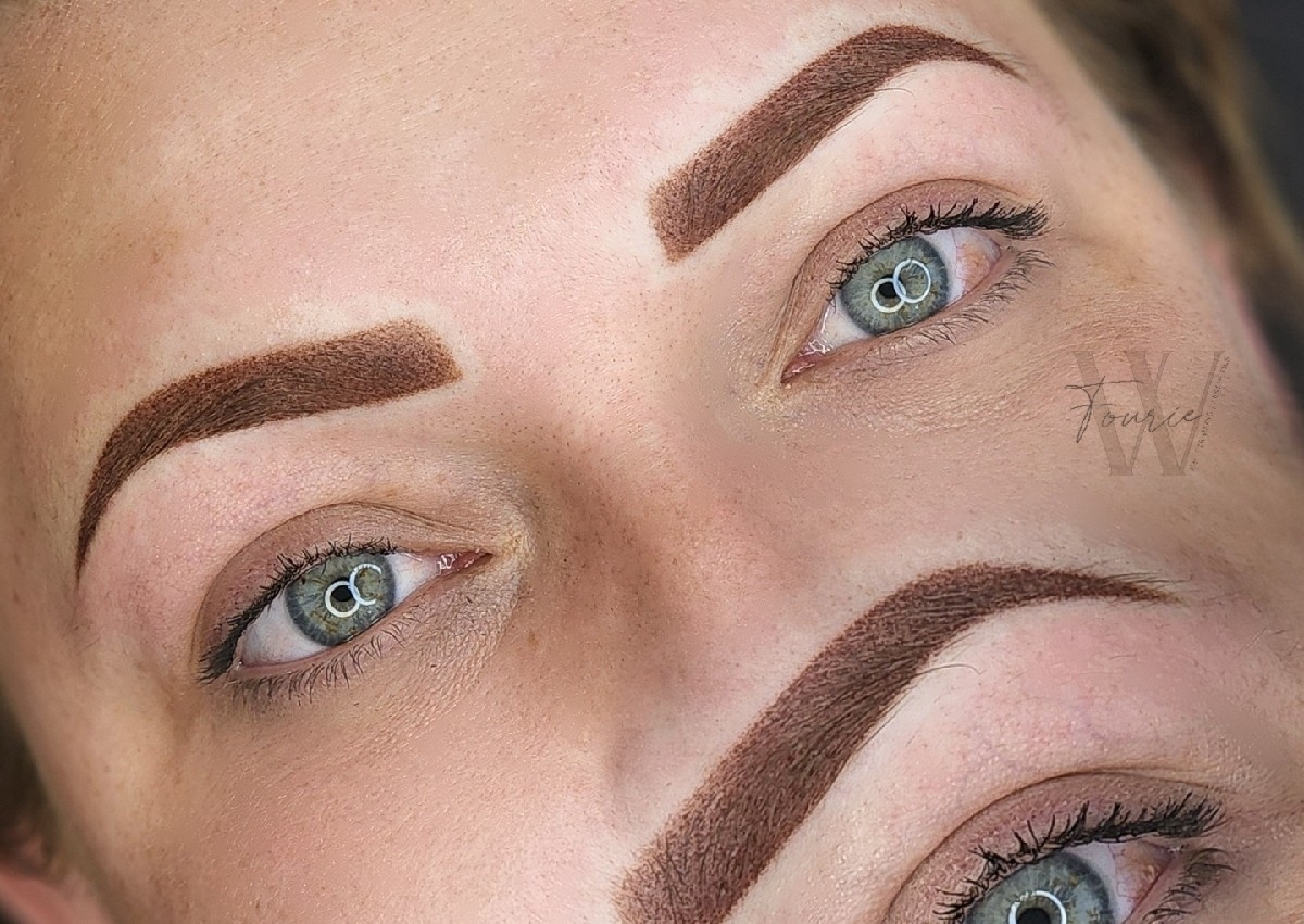 Powdered Eyebrow Pigmentation