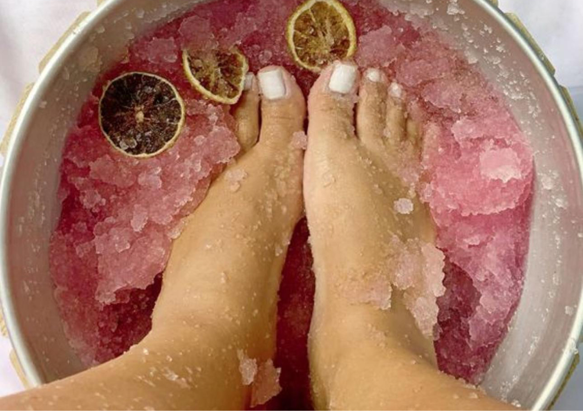 Pedicura con jelly y esmalte en gel 