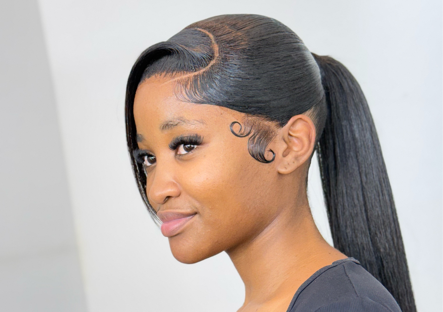 Frontal pony side part (Sphatlo)