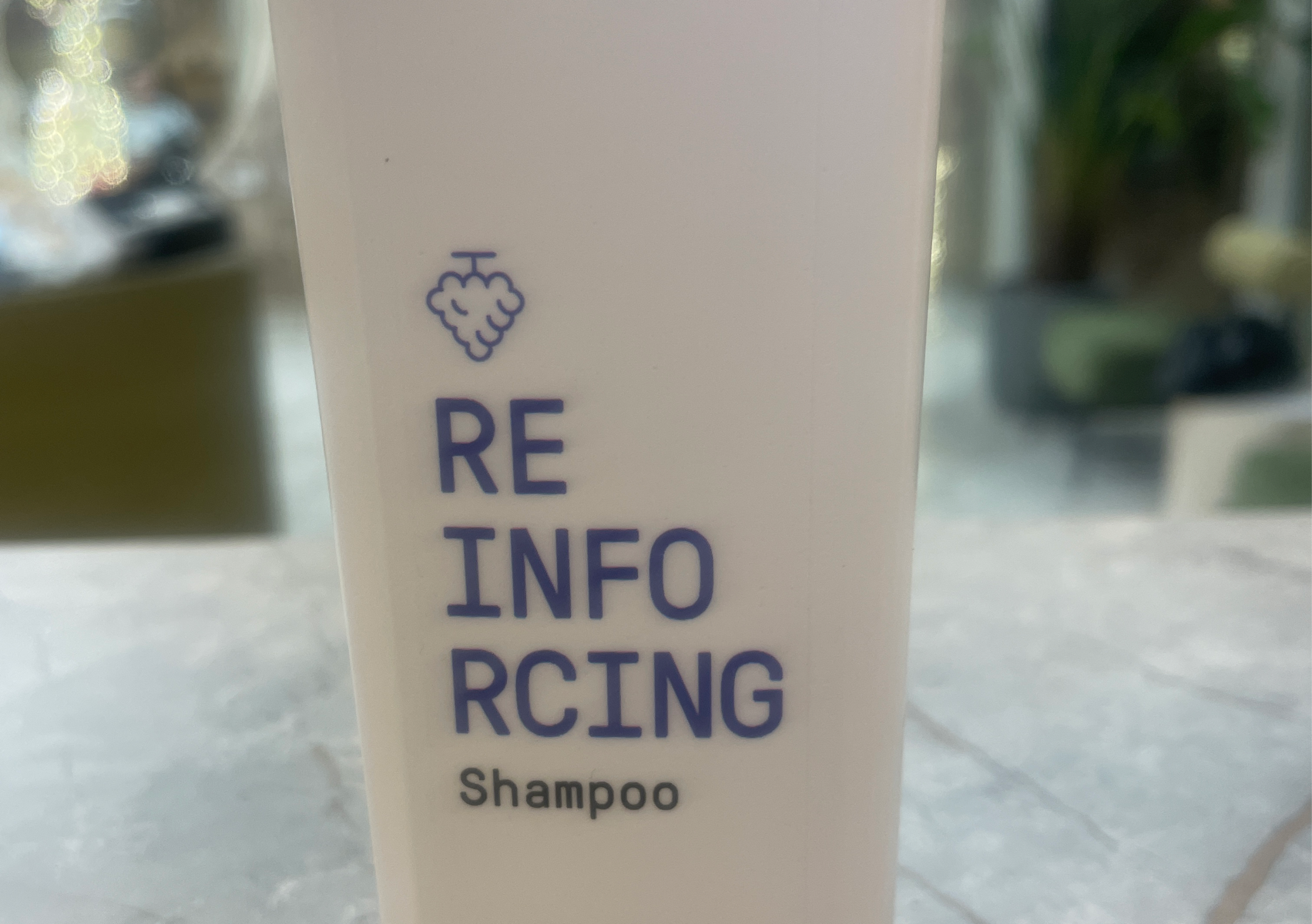 Reinforcing shampoo