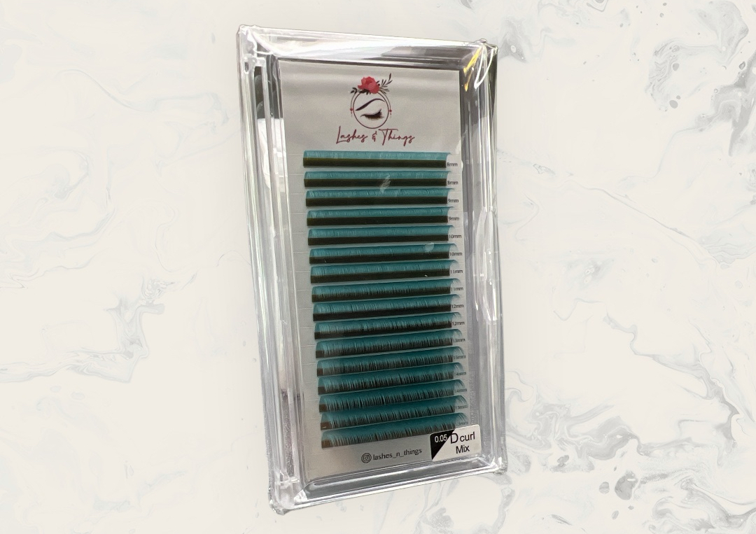 Turquoise lash extensions