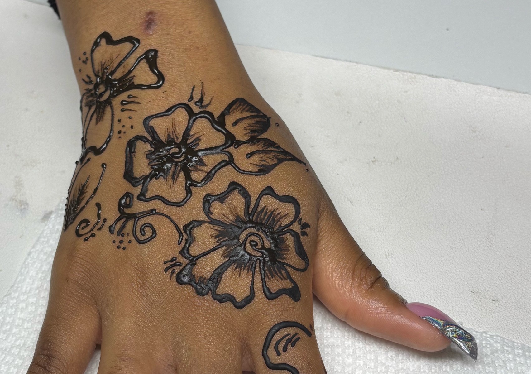 𝐇𝐞𝐧𝐧𝐚 / 𝐉𝐚𝐠𝐮𝐚 𝐃𝐞𝐬𝐢𝐠𝐧