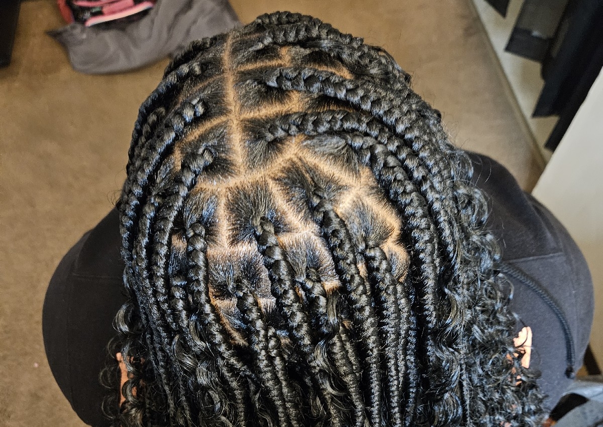 Medium Knotless Braids