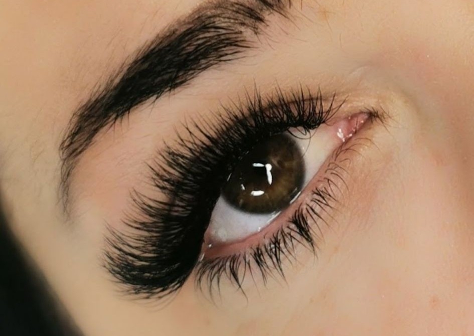 Pose complète cils mega volume