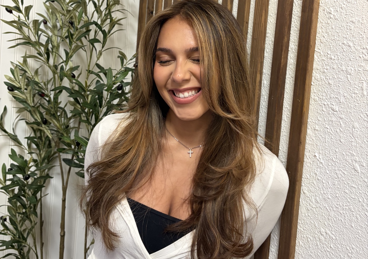 Straight hair haircut  + Blowout 