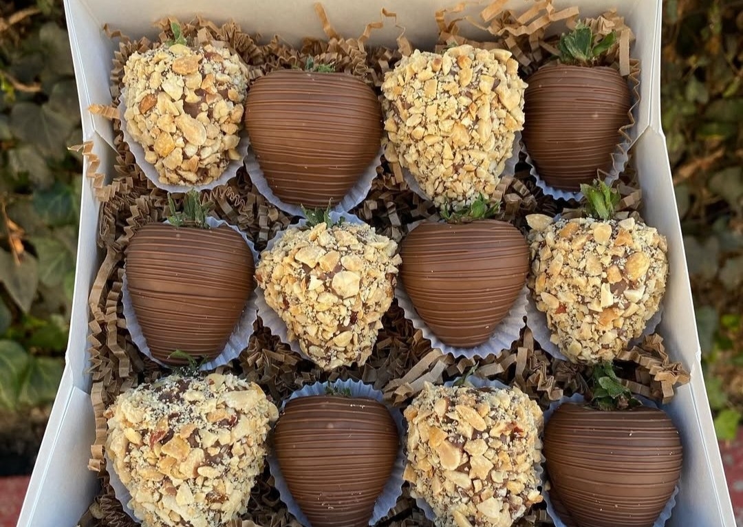 6ct. Milk chocolate strawberries 
