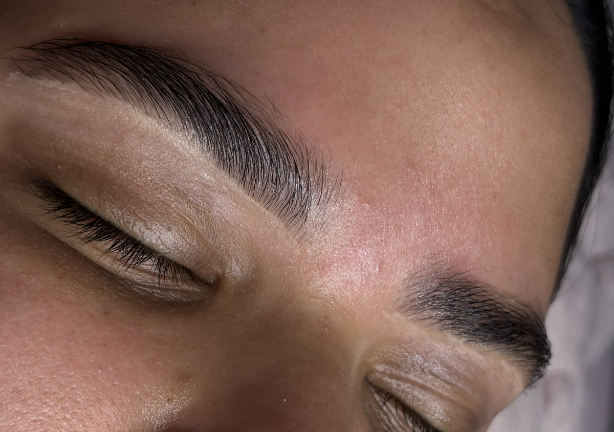 Depilación cejas con pinzas