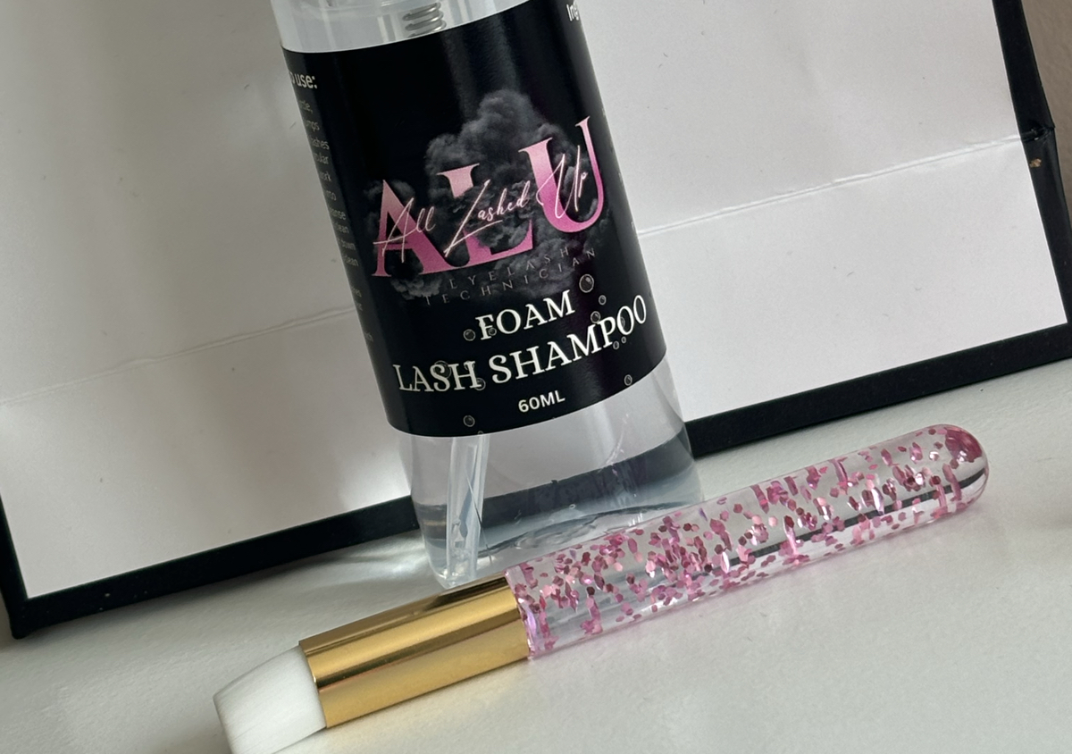 Cleanser Shampoo with Brush