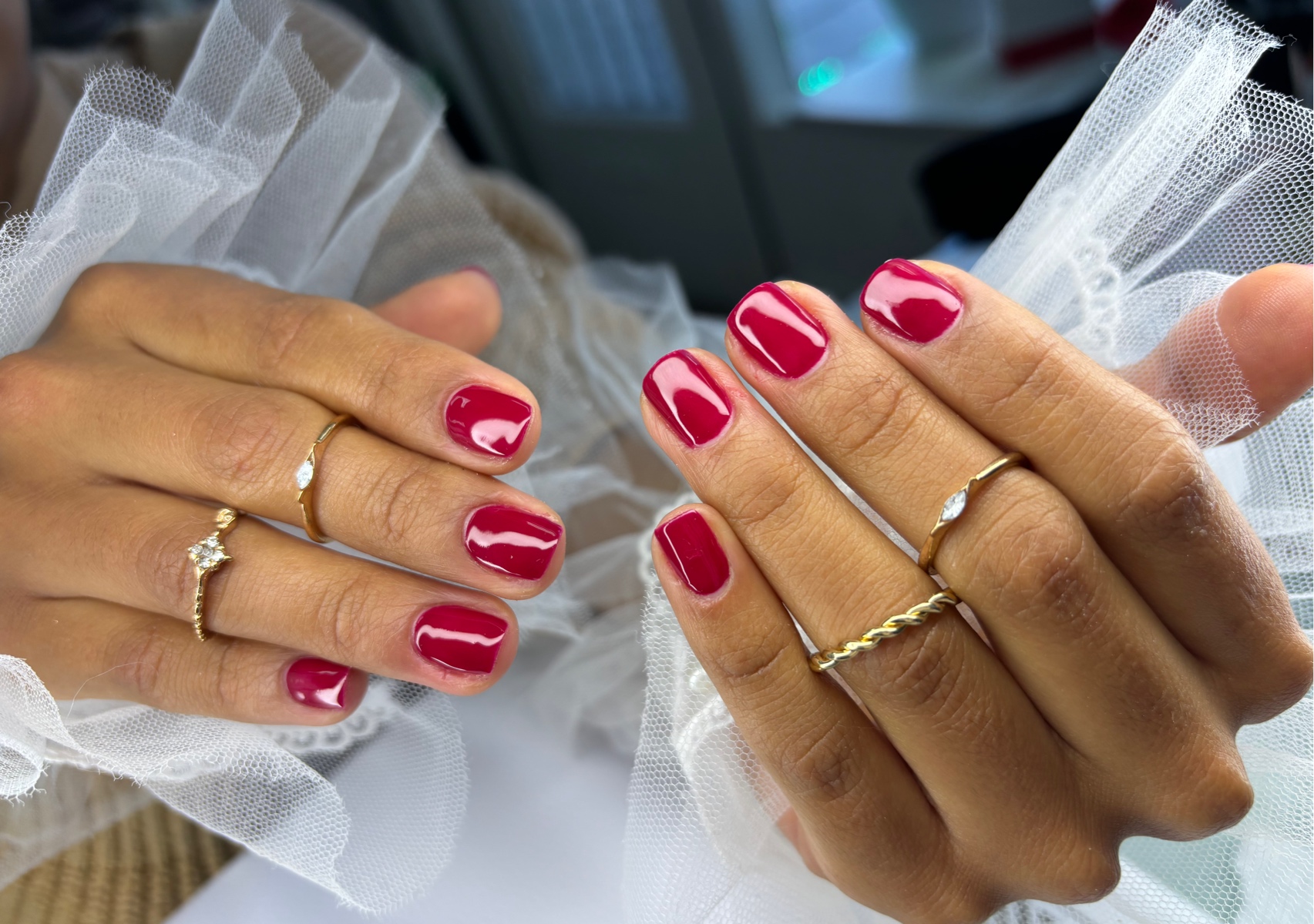 Manicura russa con gel semipermanente 