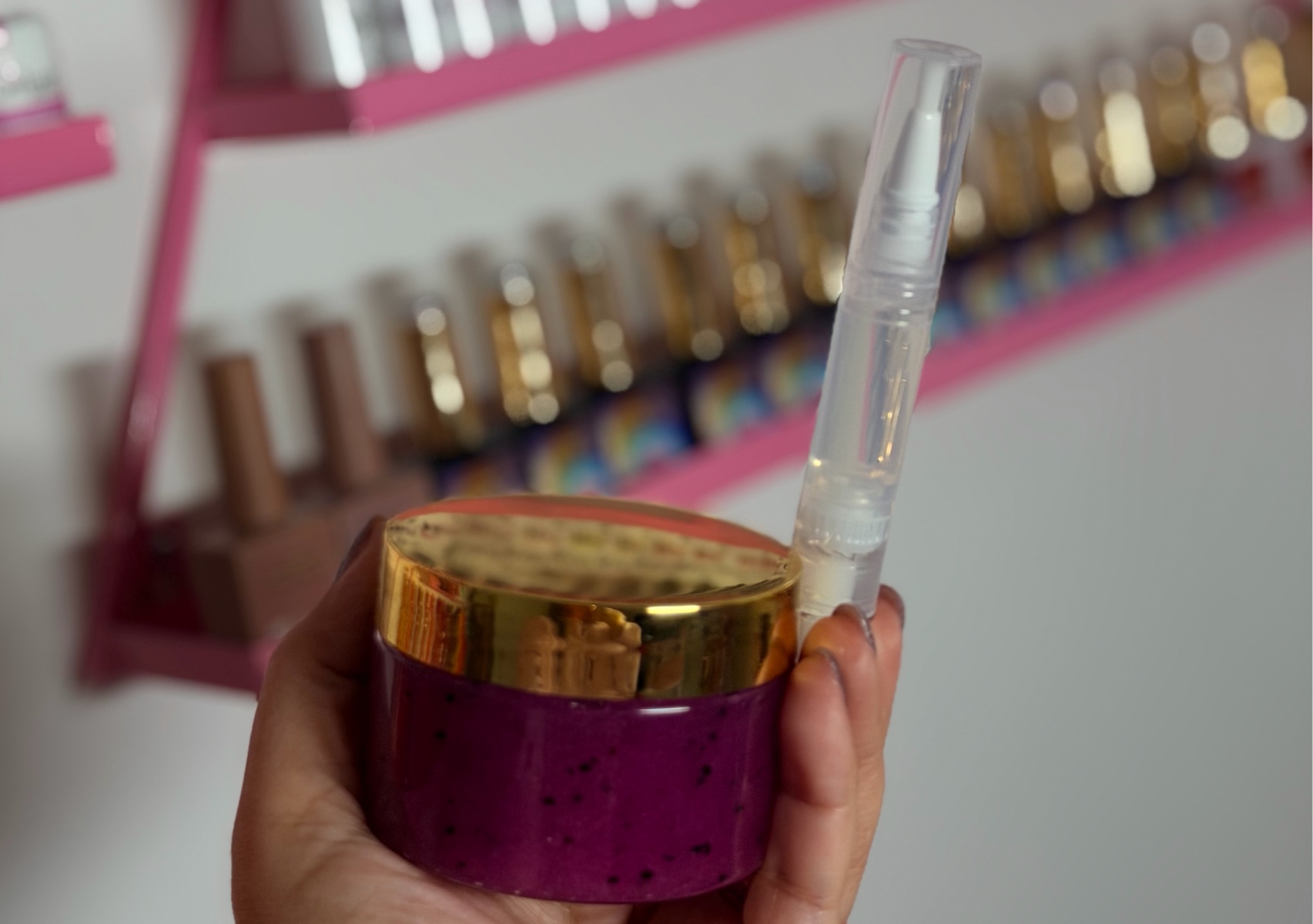 Scrub y aceite de cutícula