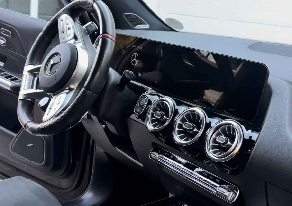 Full Interior Detail  (1/3)