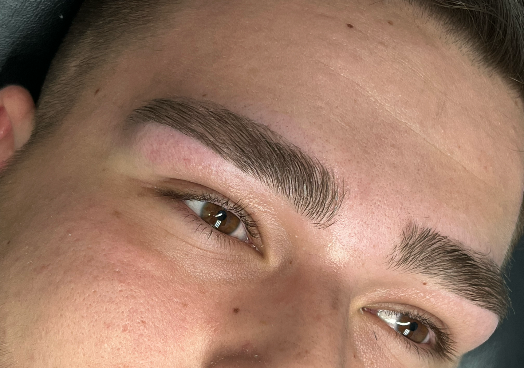 Brow Wax for HIM🧔🏻‍♂️ (Caballeros)