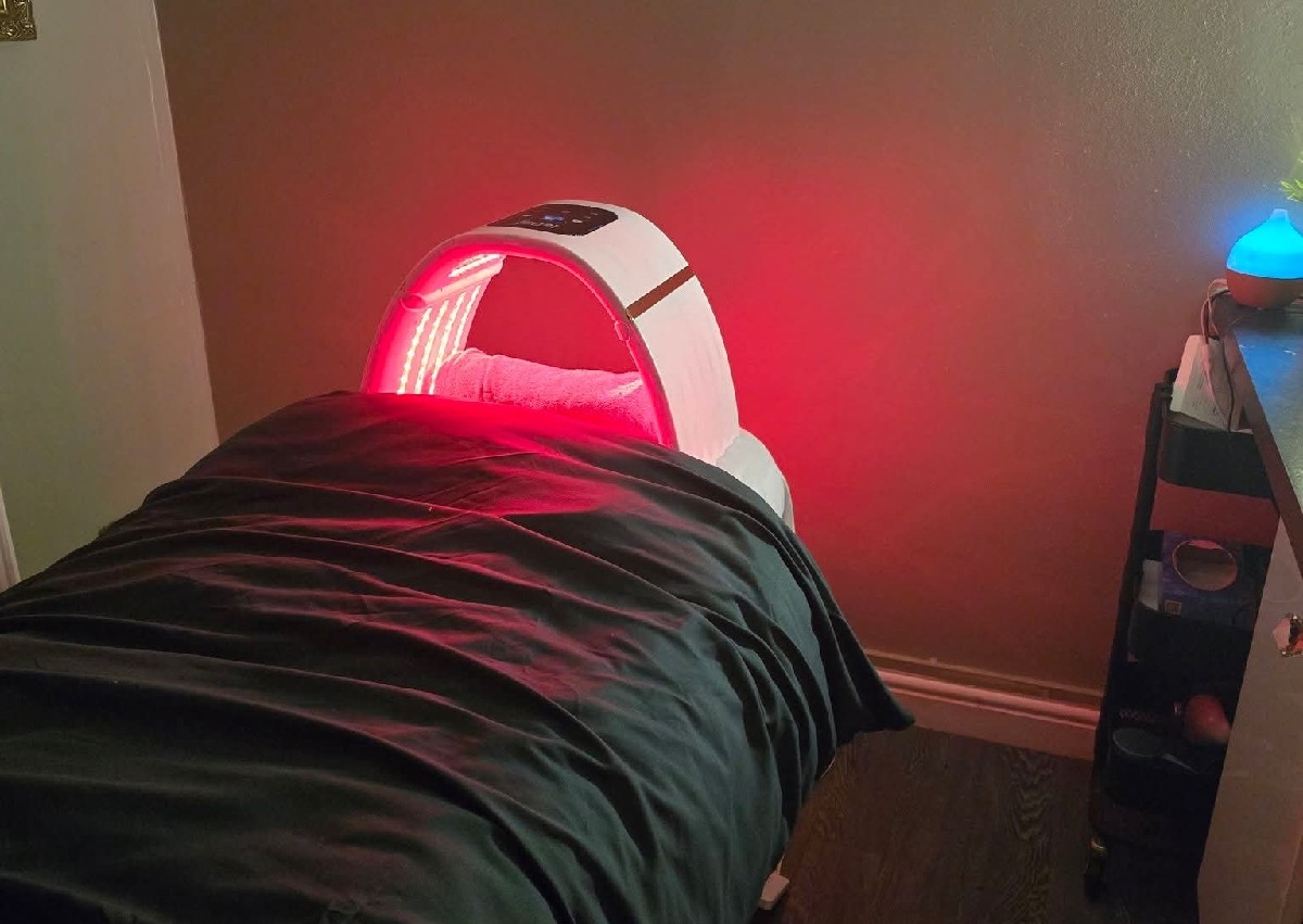 L.E.D. Light Therapy Facial