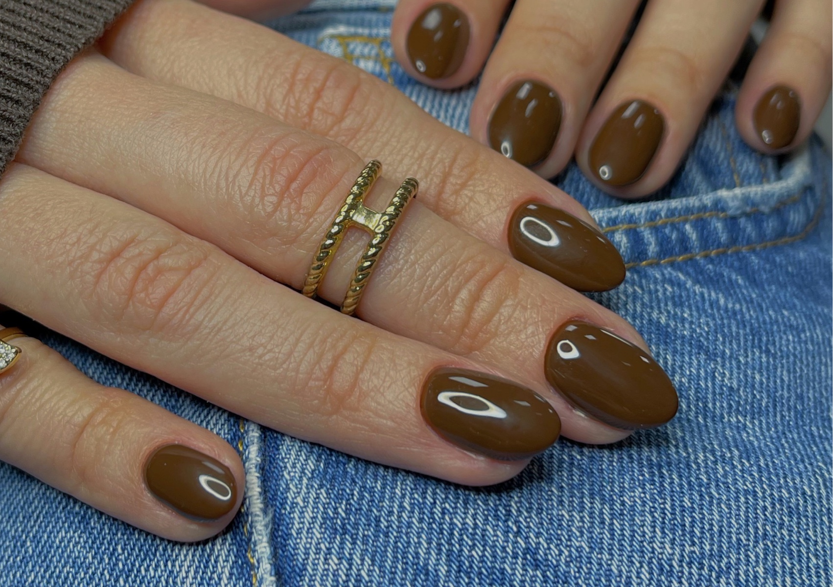 Shellac (with Russian Manicure) 💅🏼