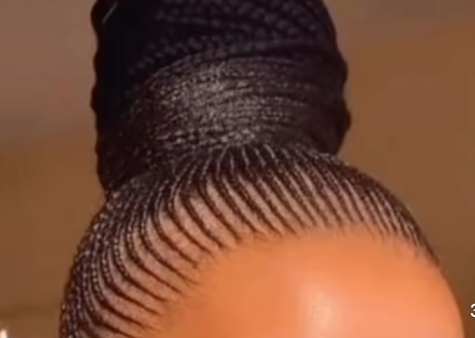 Thin lines straight up 