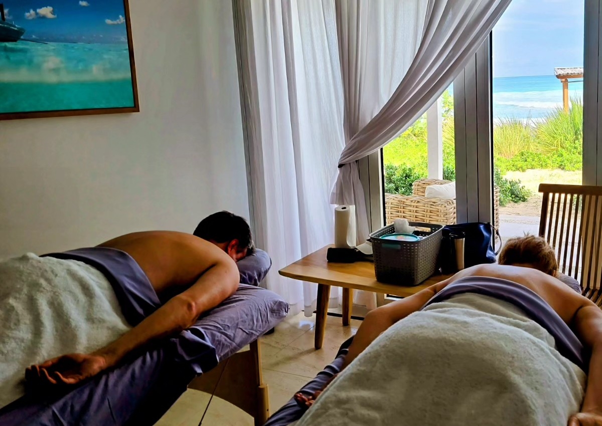 Aroma Villa couple Massages 